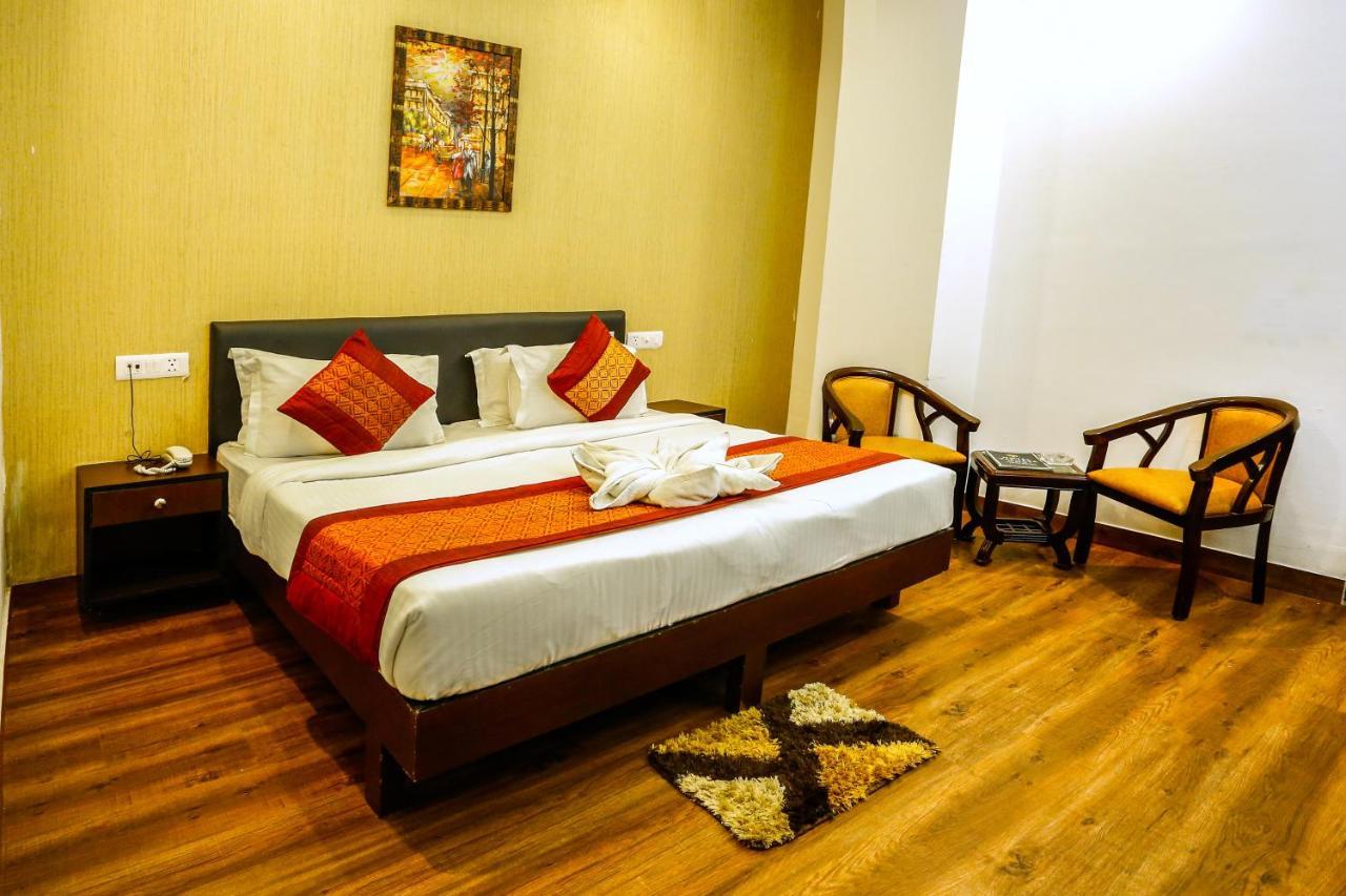 Airport Hotel Tashree Nova Deli Exterior foto