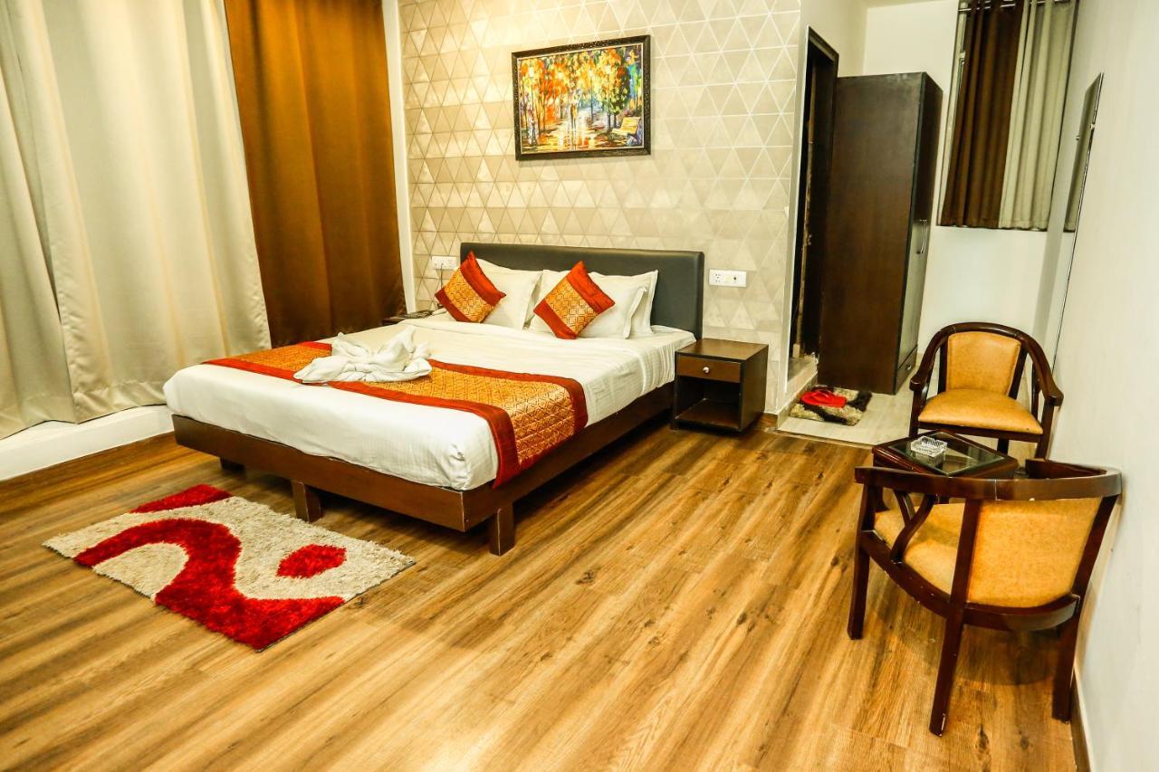 Airport Hotel Tashree Nova Deli Exterior foto