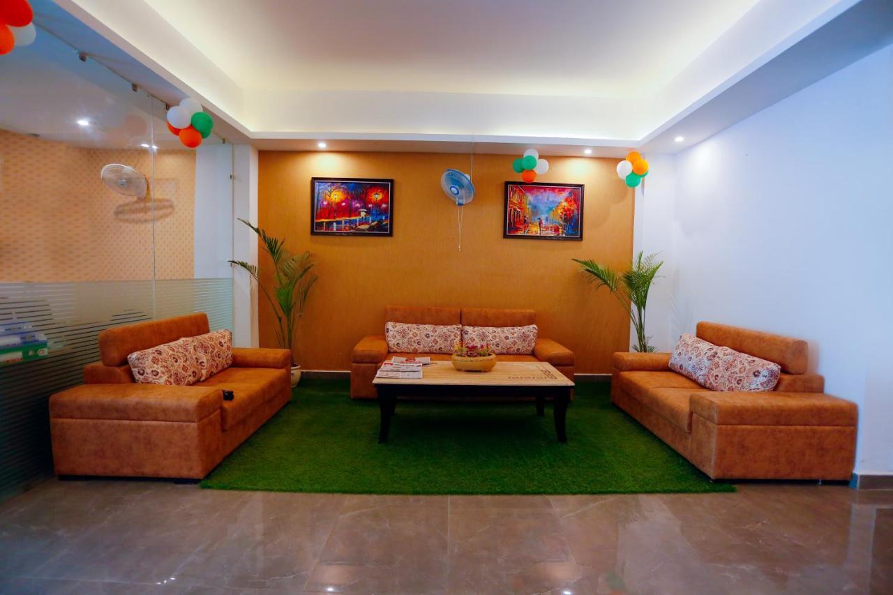 Airport Hotel Tashree Nova Deli Exterior foto