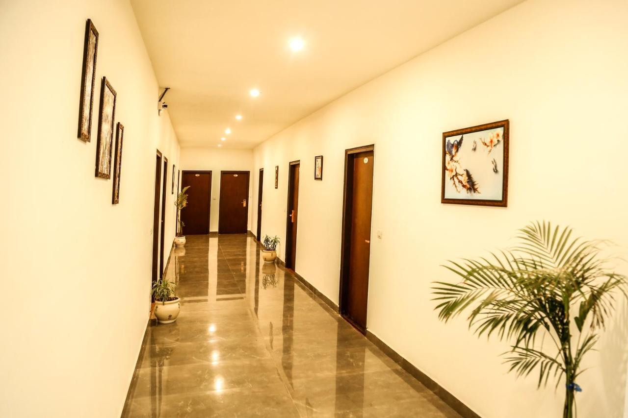 Airport Hotel Tashree Nova Deli Exterior foto