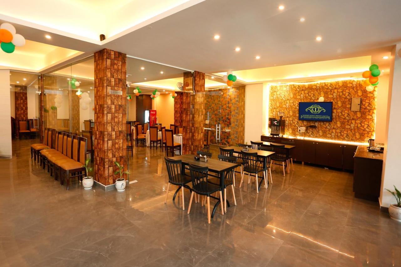 Airport Hotel Tashree Nova Deli Exterior foto
